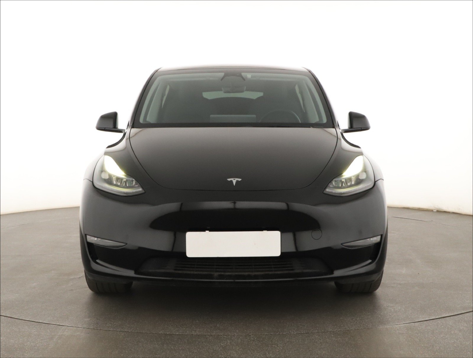 Tesla Model Y Long Range AWD – fotografie 2
