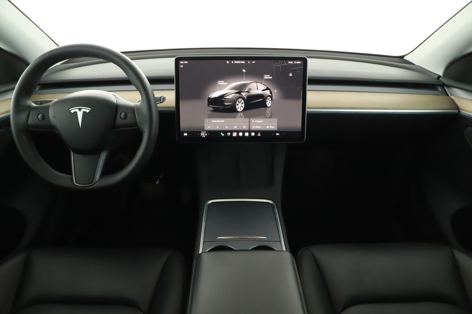 Tesla Model Y Long Range AWD – fotografie 25
