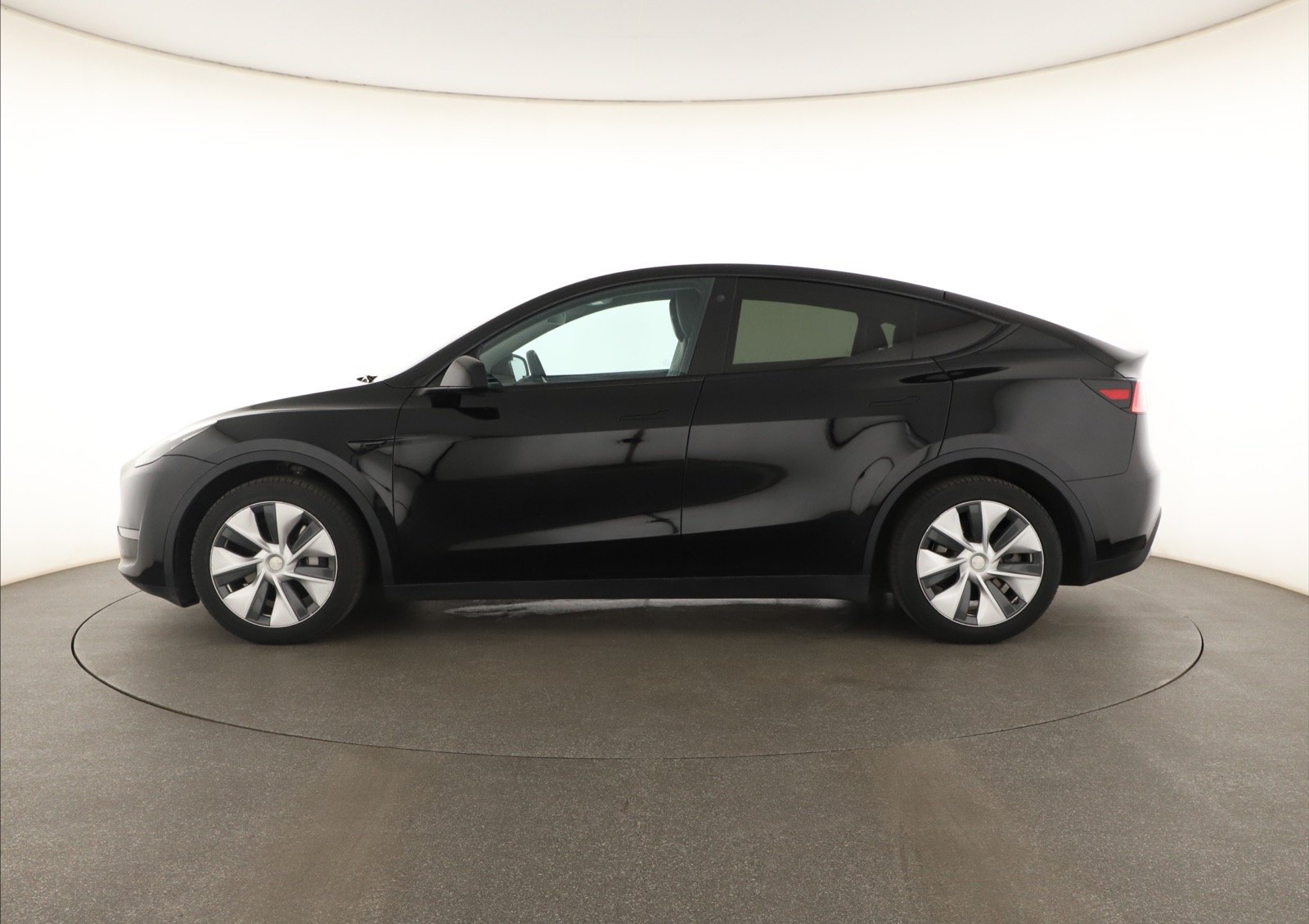 Tesla Model Y Long Range AWD – fotografie 4