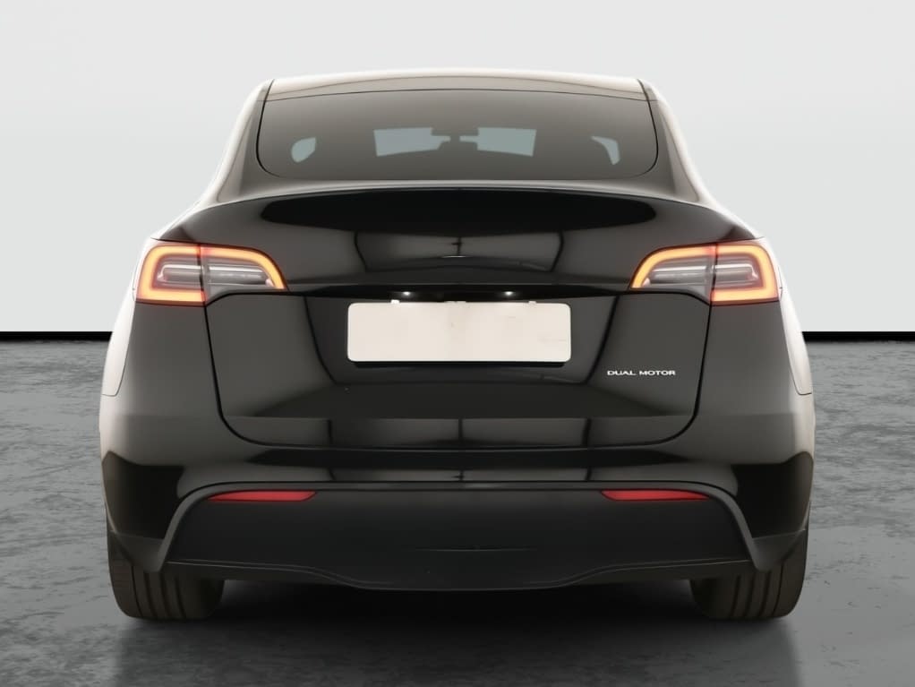 Tesla Model Y - 2023