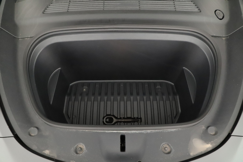 Tesla Model Y, 2023