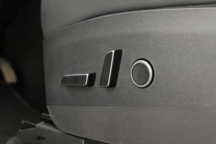 Tesla Model Y, 2023
