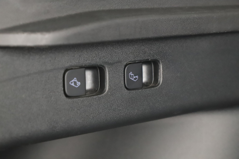 Tesla Model Y, 2023