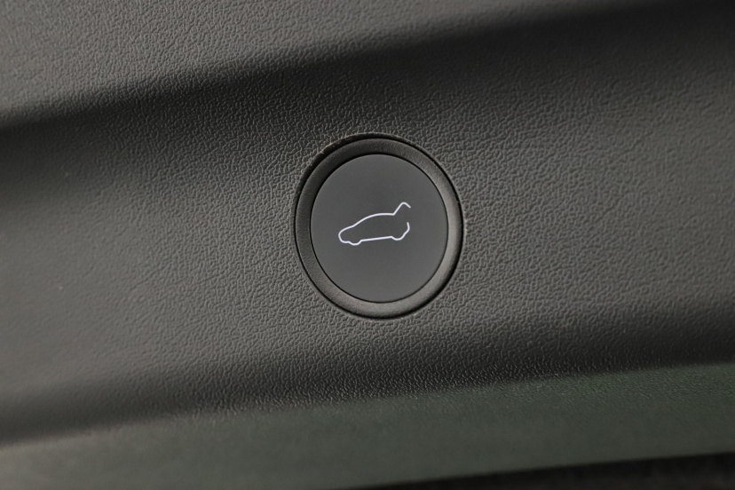 Tesla Model Y, 2023