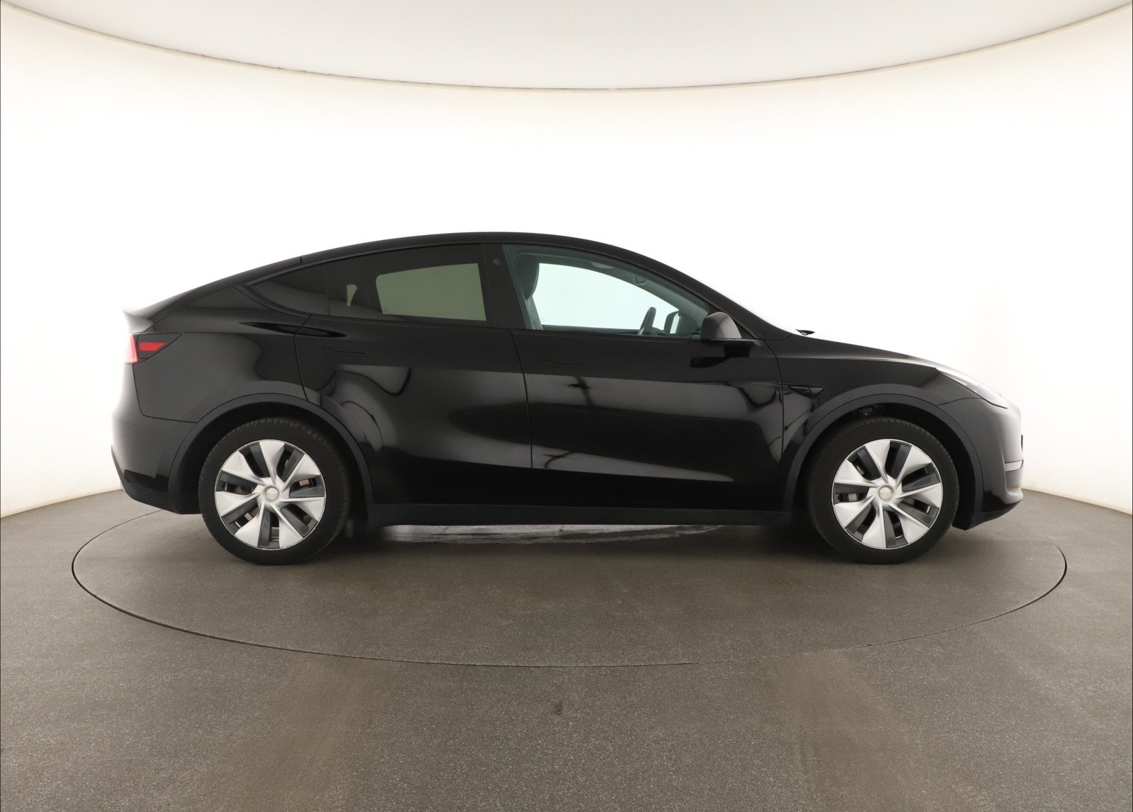 Tesla Model Y Long Range AWD – fotografie 8