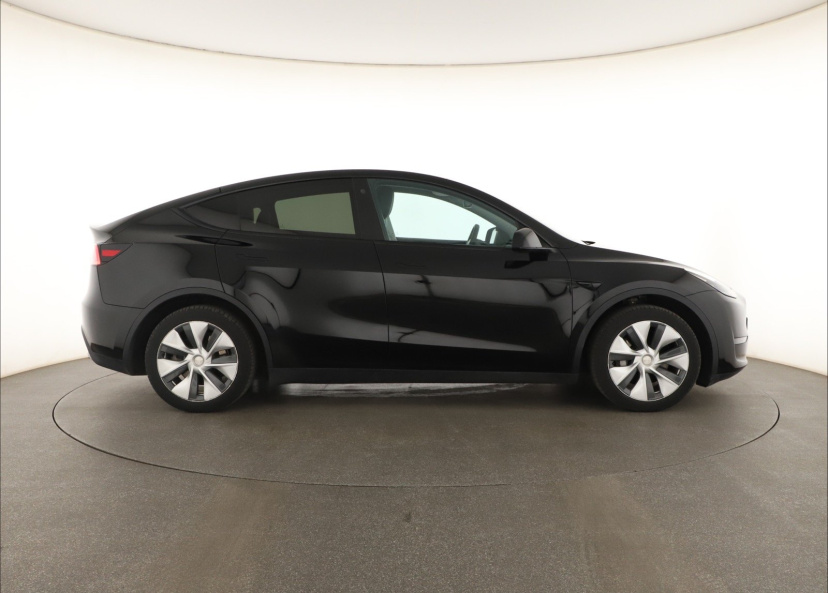 Tesla Model Y, 2023