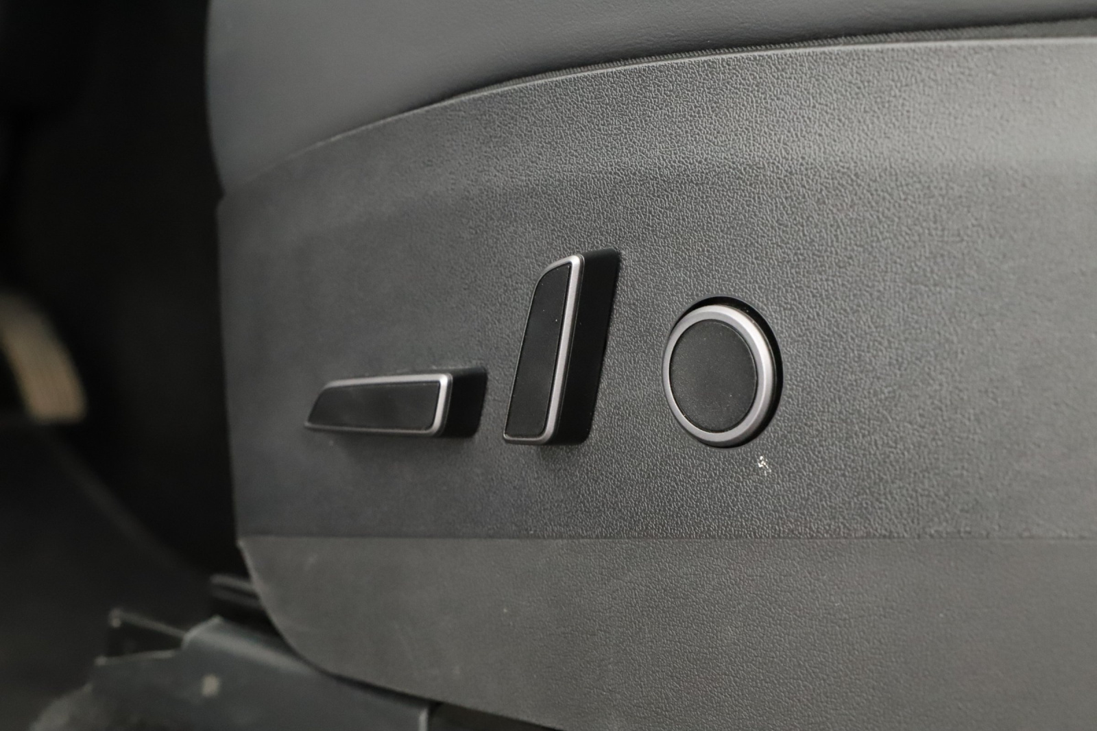 Tesla Model Y Long Range AWD – fotografie 9