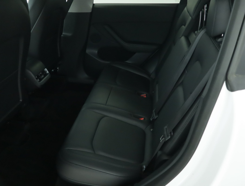Tesla Model Y, 2022