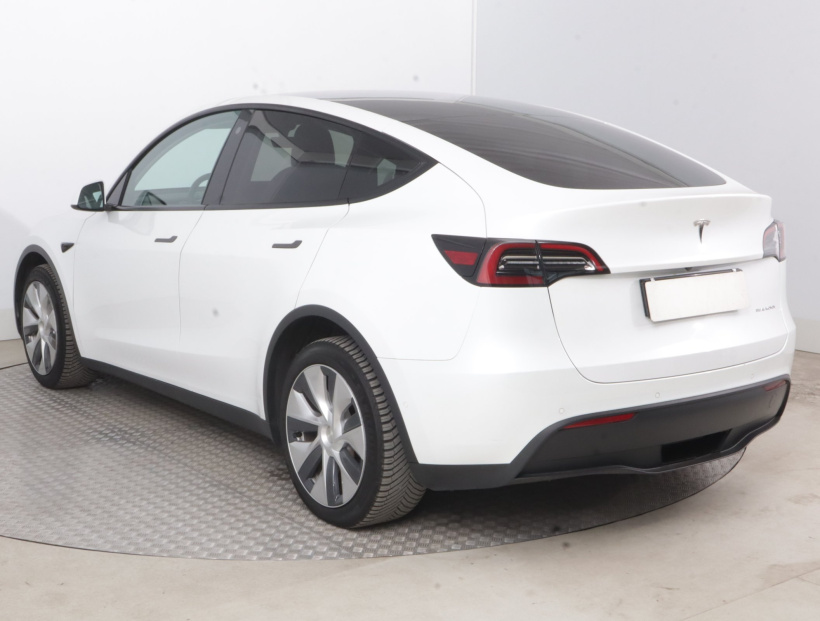 Tesla Model Y, 2022