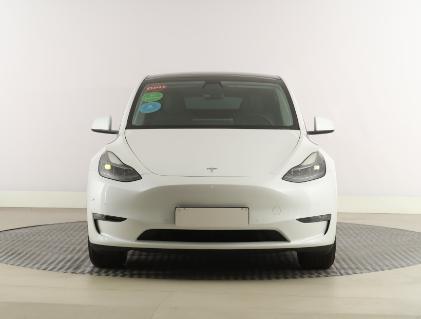 Tesla Model Y, 2022