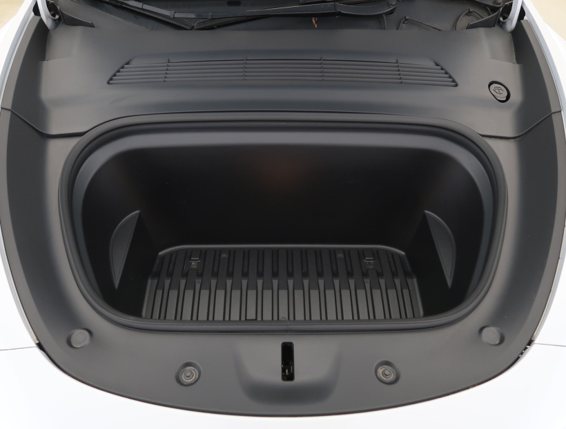Tesla Model Y, 2022