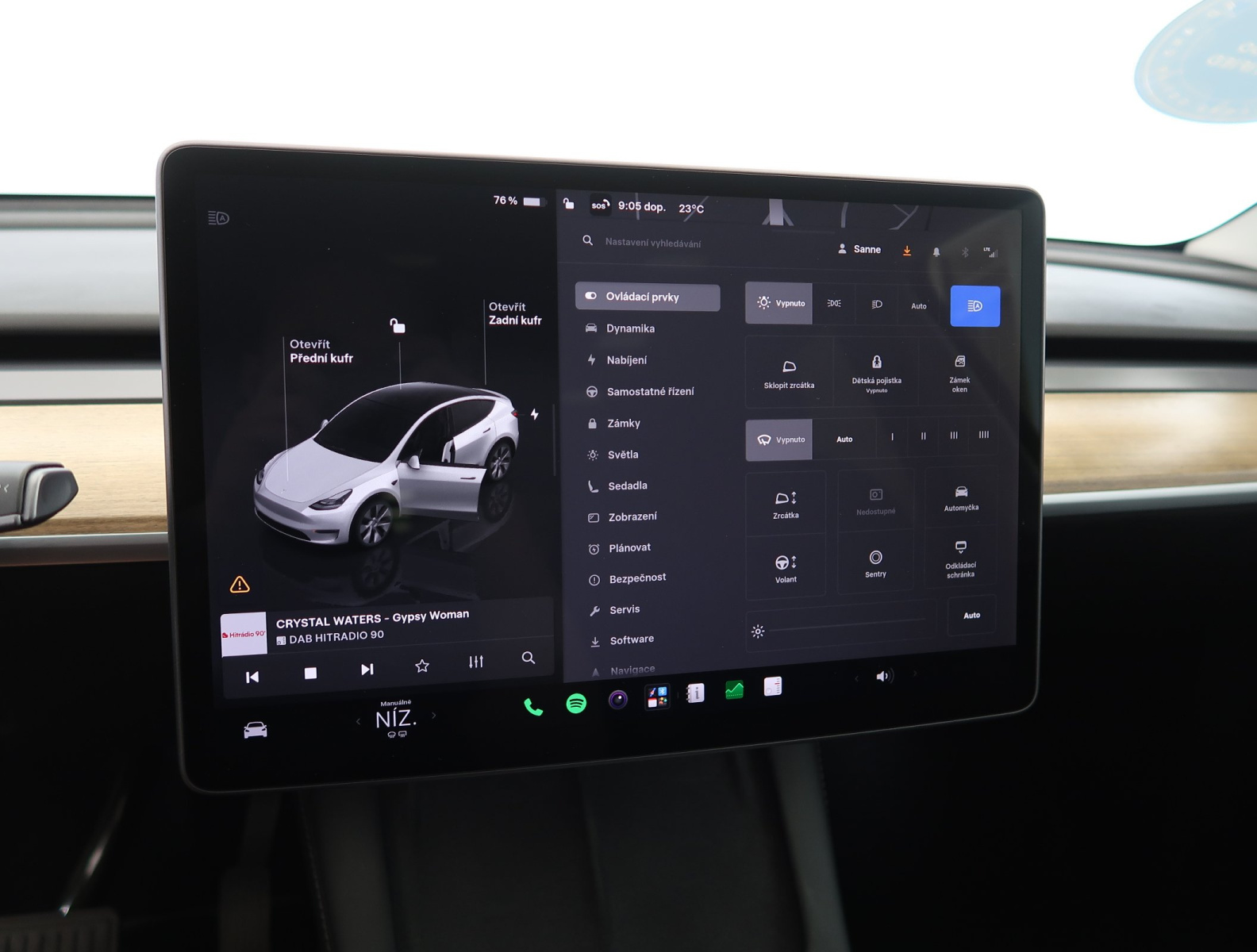 Tesla Model Y Long Range AWD – fotografie 24