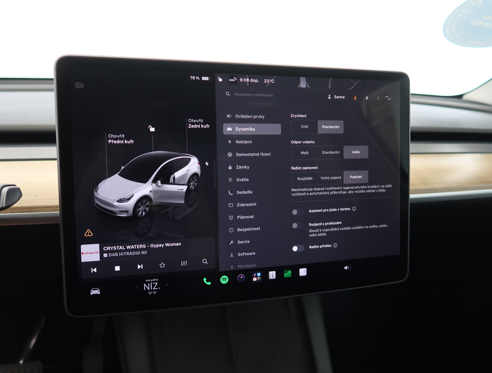 Tesla Model Y Long Range AWD – fotografie 25