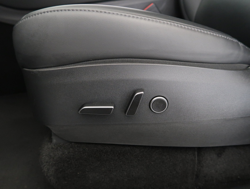 Tesla Model Y, 2022