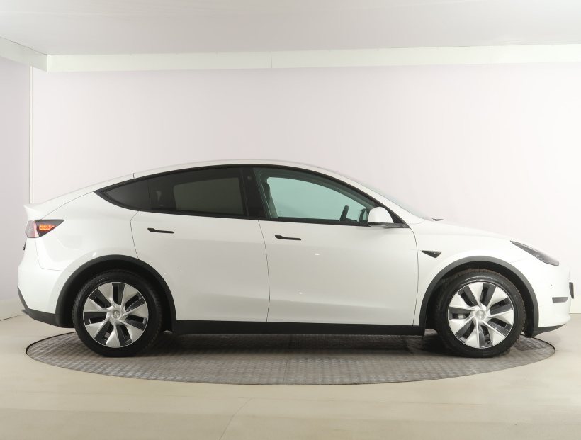 Tesla Model Y, 2022