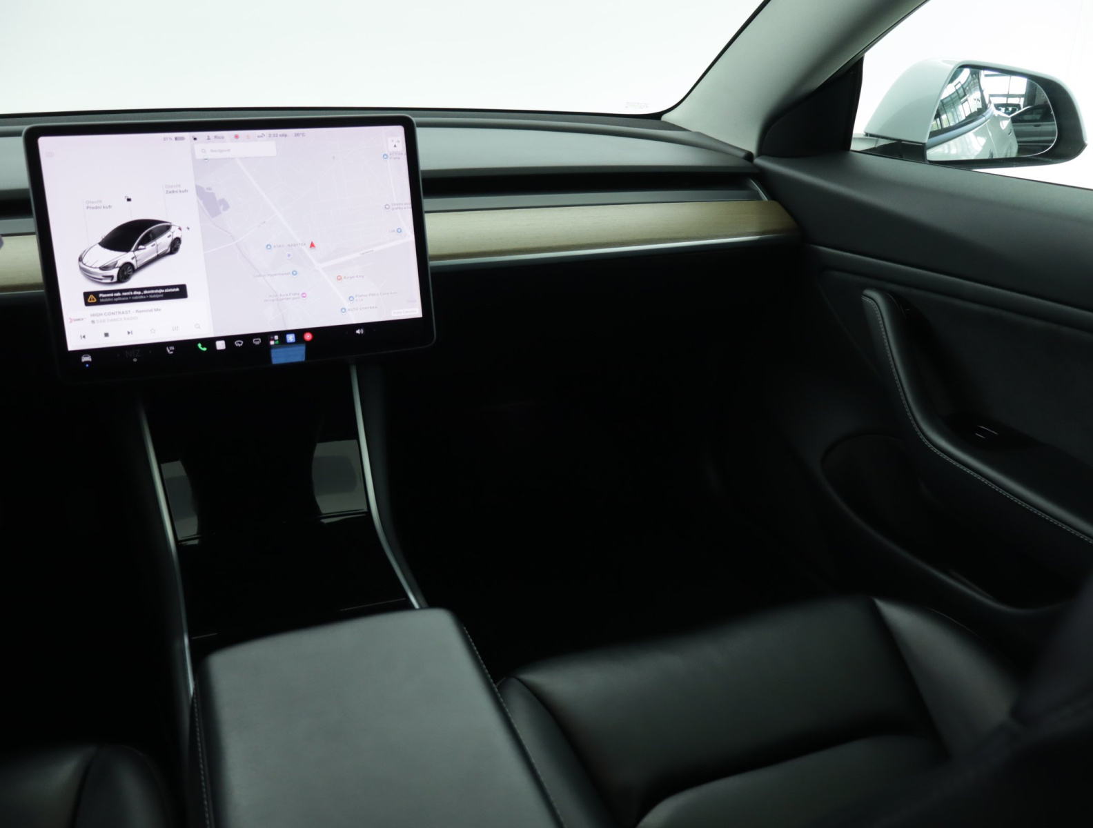 Tesla Model 3 Long Range AWD – fotografie 11