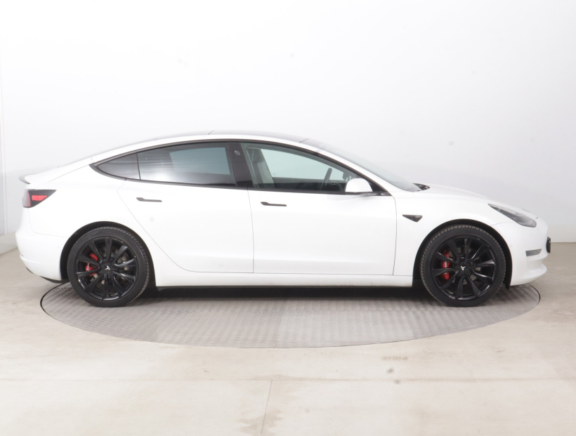 Tesla Model 3, 2019