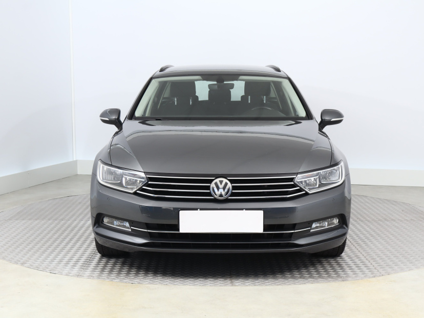 Volkswagen Passat, 2015