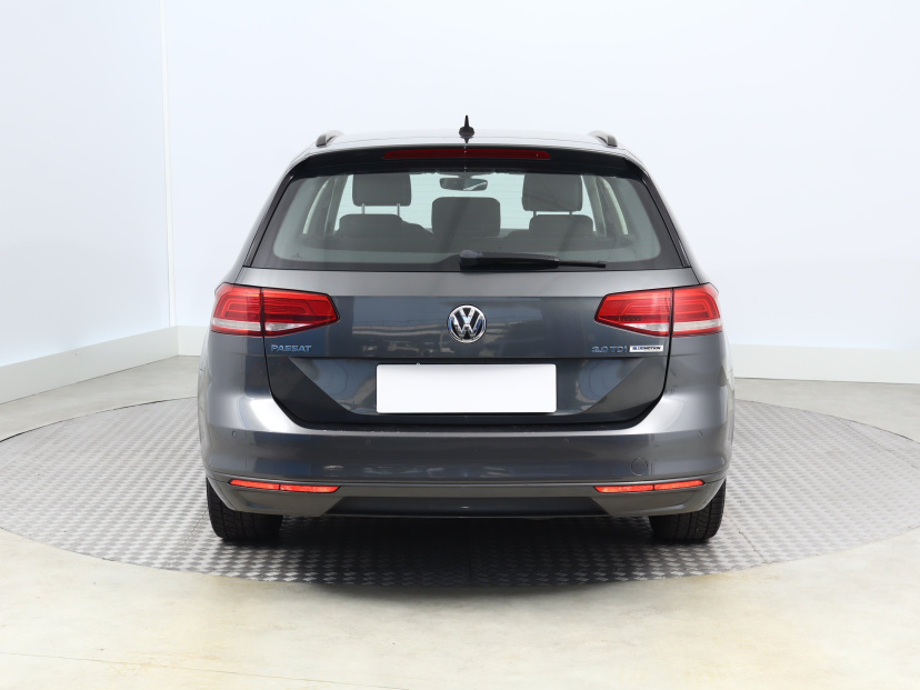 Volkswagen Passat, 2015