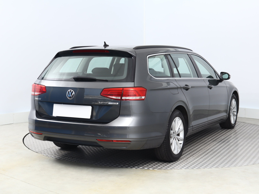 Volkswagen Passat, 2015