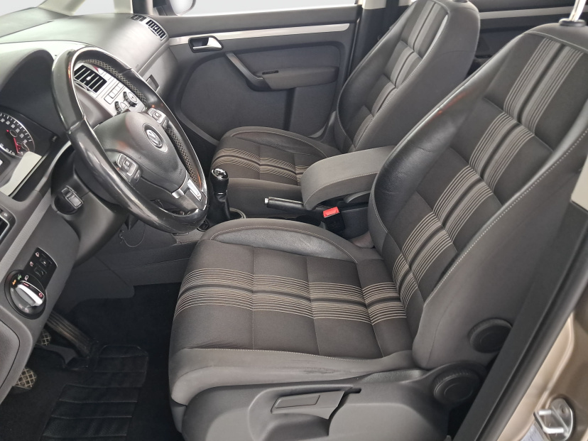 Volkswagen Touran, 2012