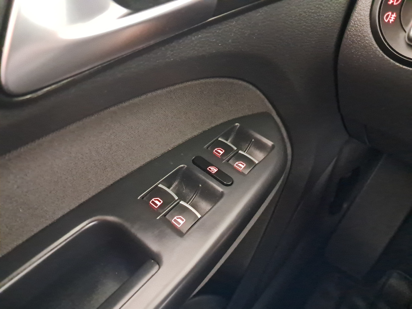 Volkswagen Touran, 2012