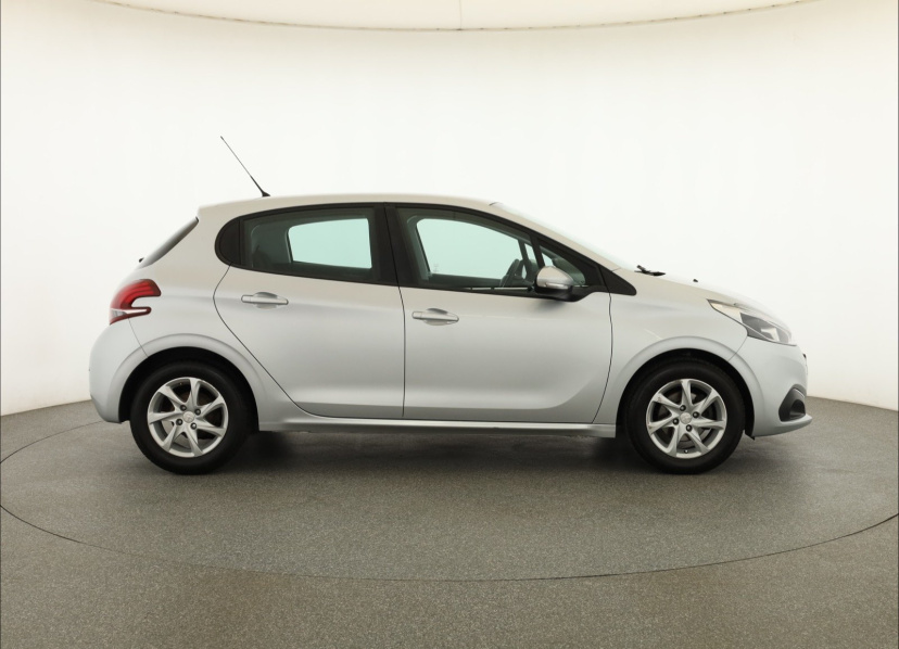 Peugeot 208, 2016