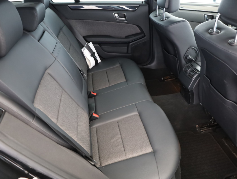 Mercedes-Benz E, 2011