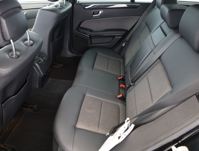 Mercedes-Benz E, 2011