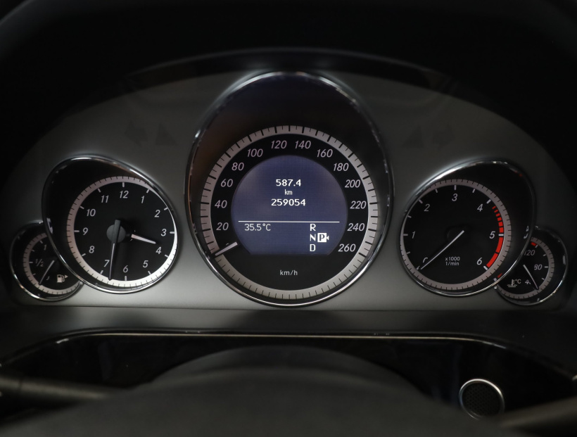 Mercedes-Benz E, 2011