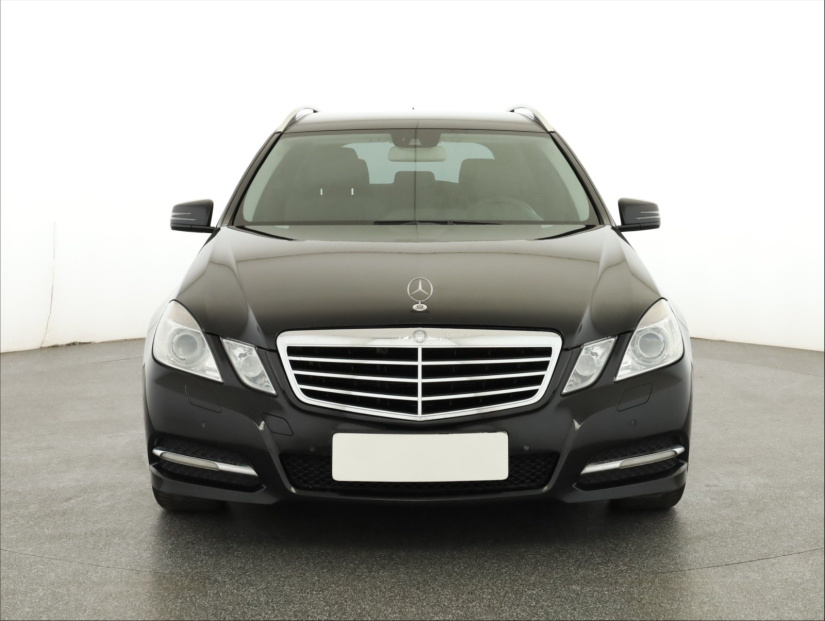 Mercedes-Benz E, 2011