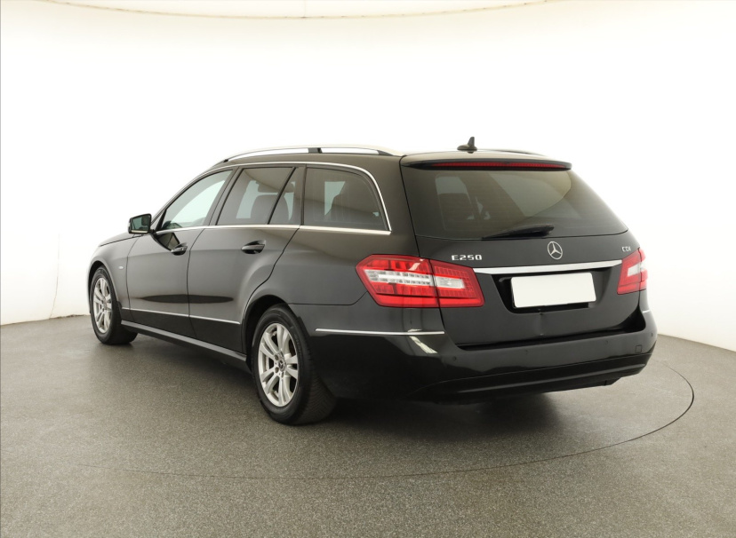 Mercedes-Benz E, 2011