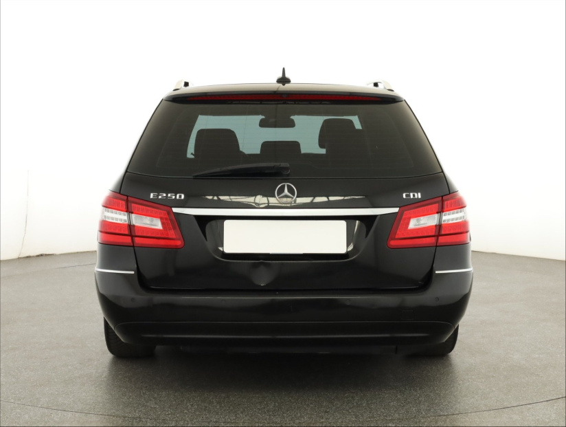 Mercedes-Benz E, 2011