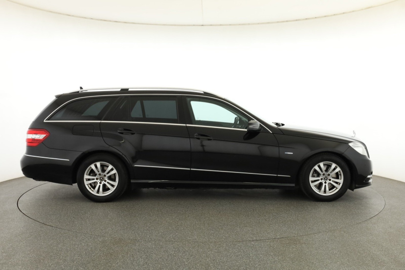 Mercedes-Benz E, 2011