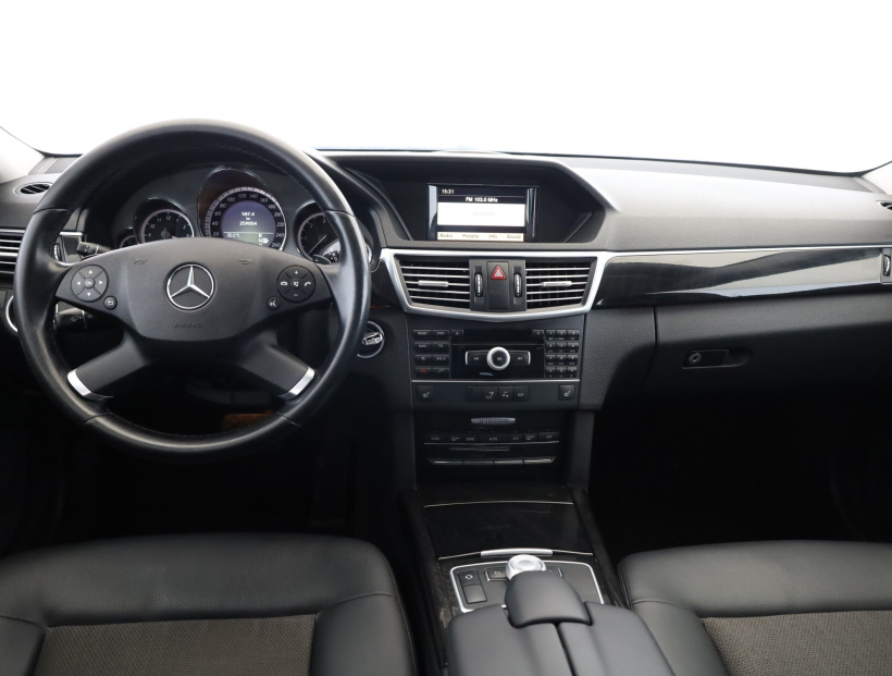 Mercedes-Benz E, 2011
