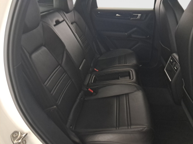 Porsche Cayenne - 2023