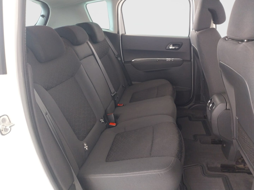 Peugeot 3008, 2015