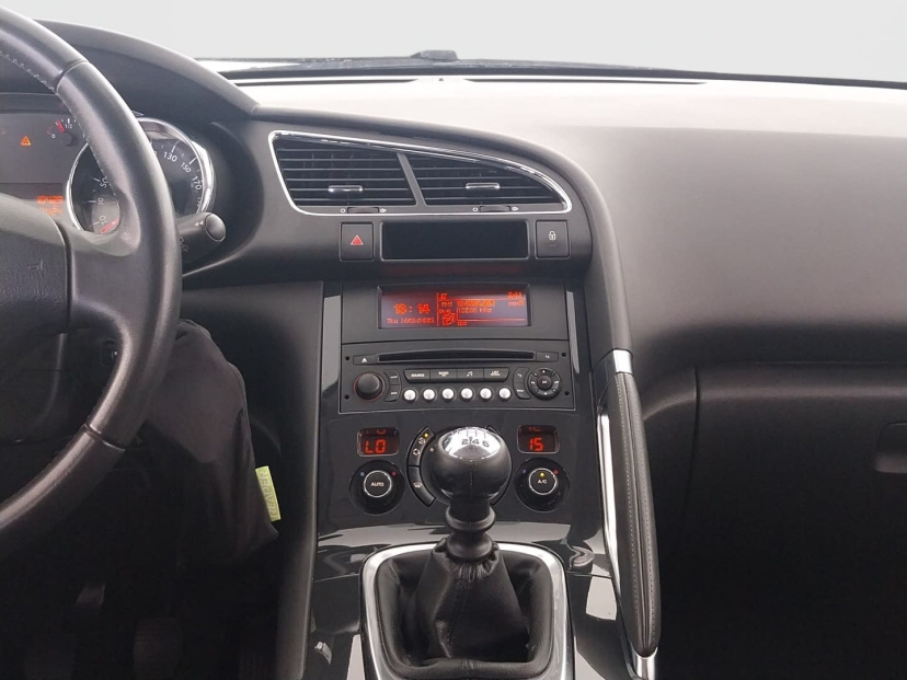 Peugeot 3008, 2015