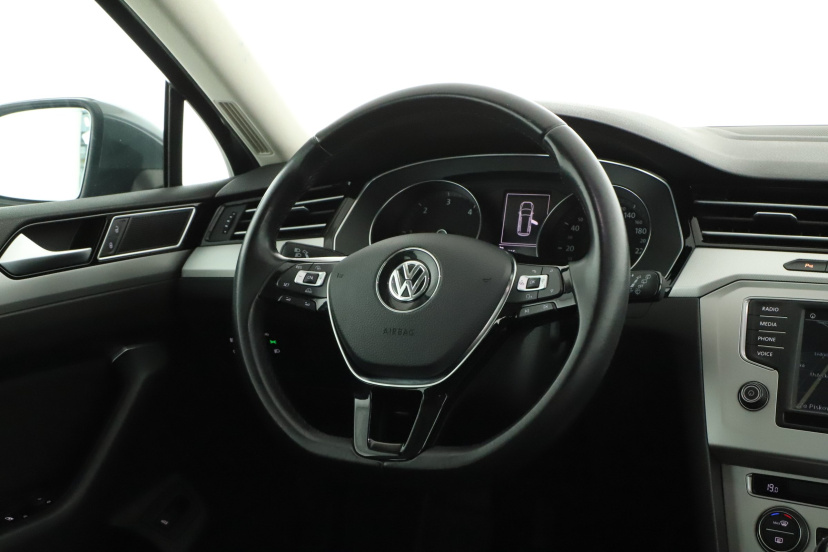 Volkswagen Passat, 2016