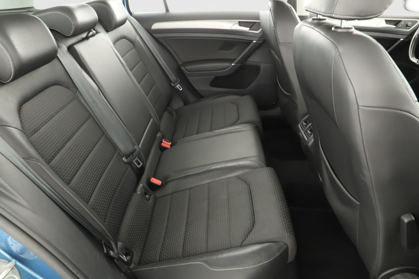 Volkswagen Golf, 2016
