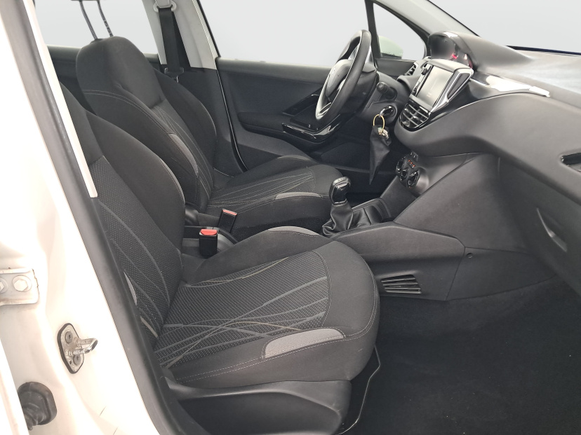 Peugeot 208, 2015
