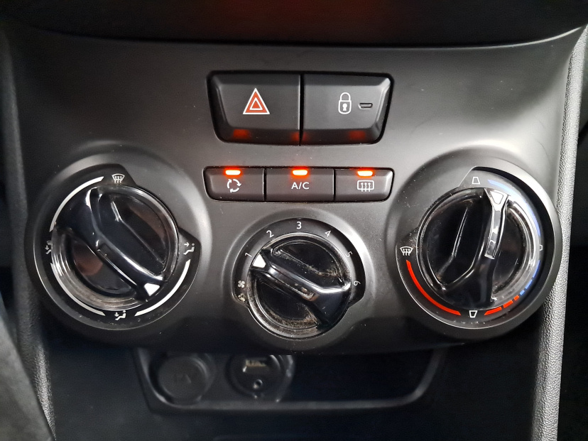 Peugeot 208, 2015