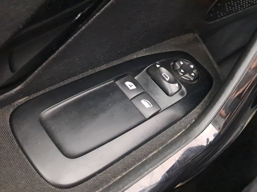 Peugeot 208, 2015
