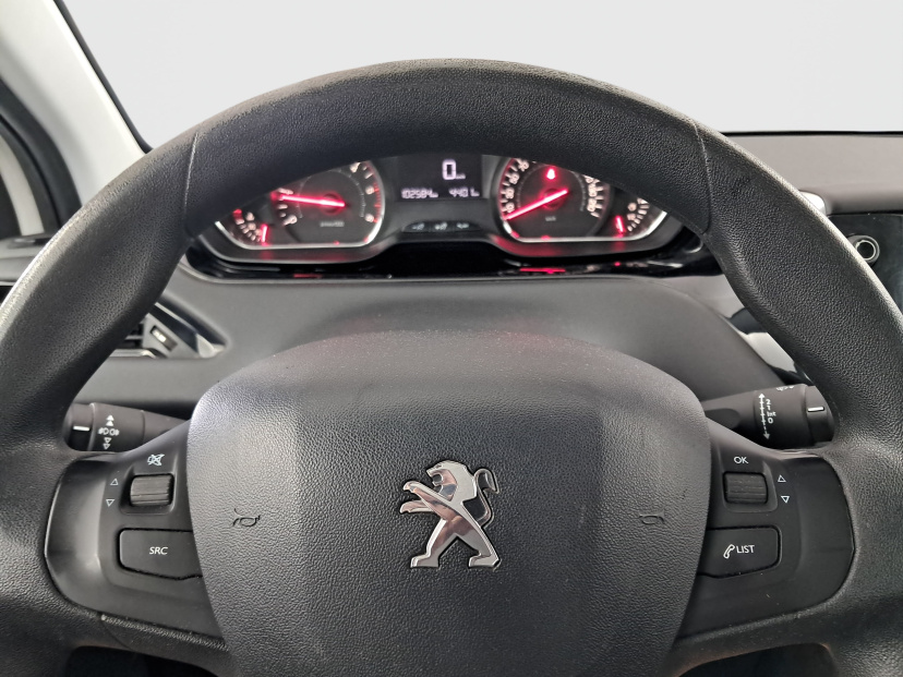 Peugeot 208, 2015