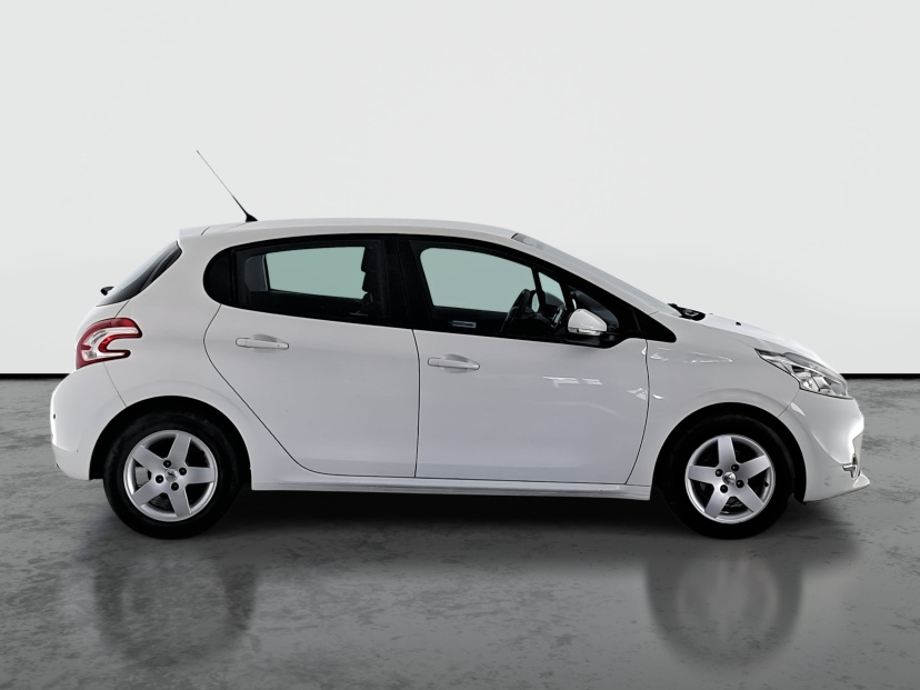 Peugeot 208, 2015