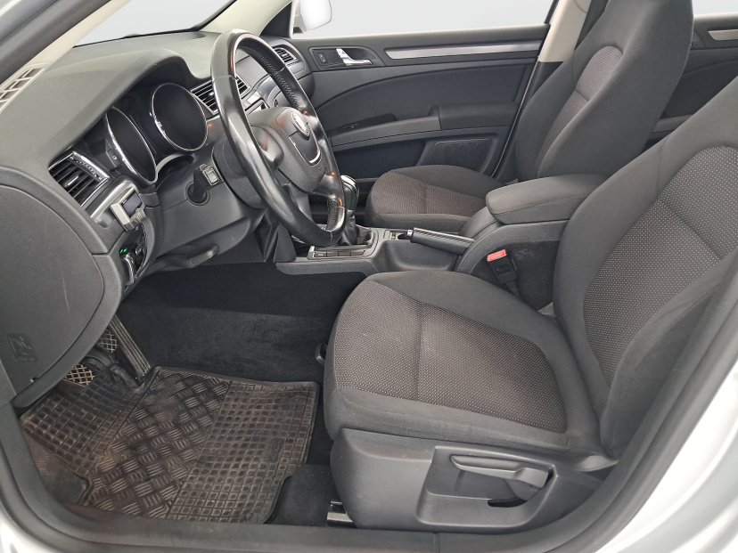 Škoda Superb, 2012