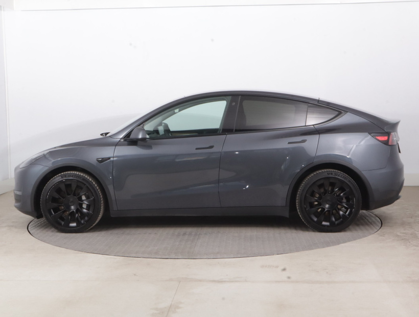 Tesla Model Y, 2022