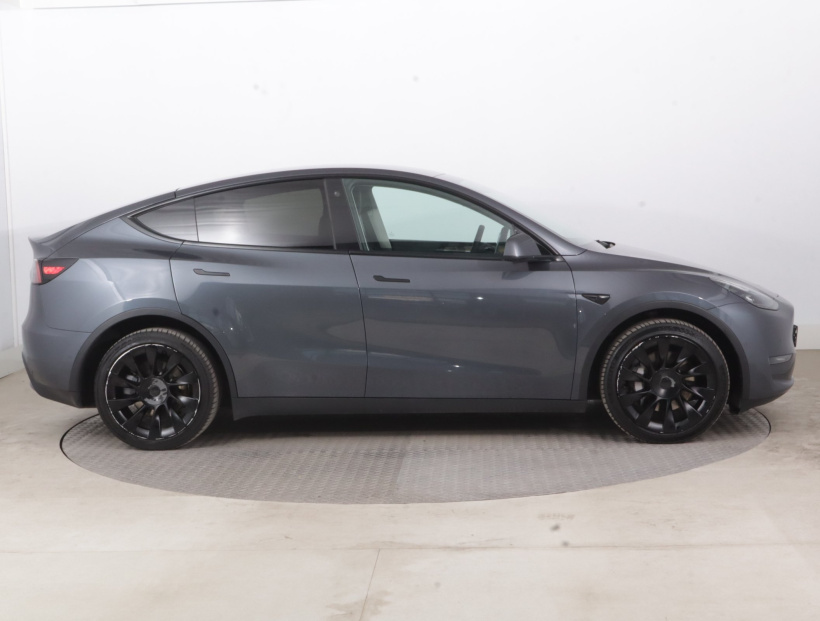 Tesla Model Y, 2022