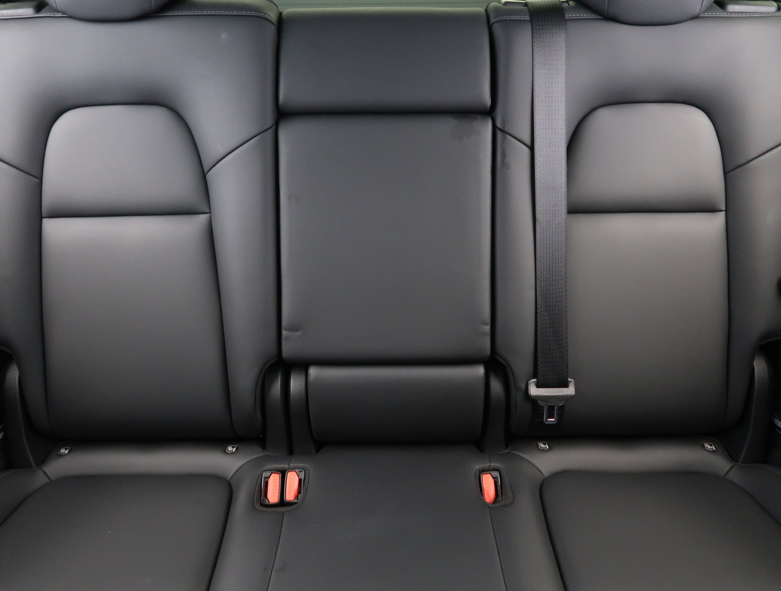 Tesla Model Y Standard Range – fotografie 14