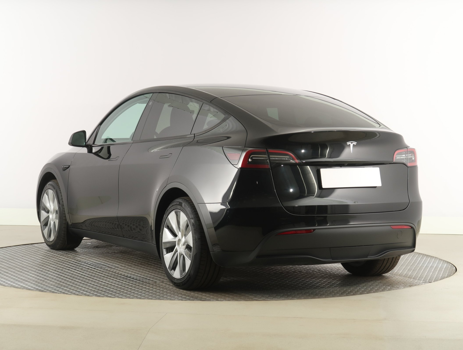 Tesla Model Y Standard Range – fotografie 5